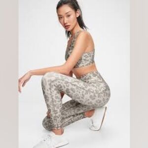 Gap Gapfit High Rise Blackout Full Length Legging Sz  M pants & XL bra nwt